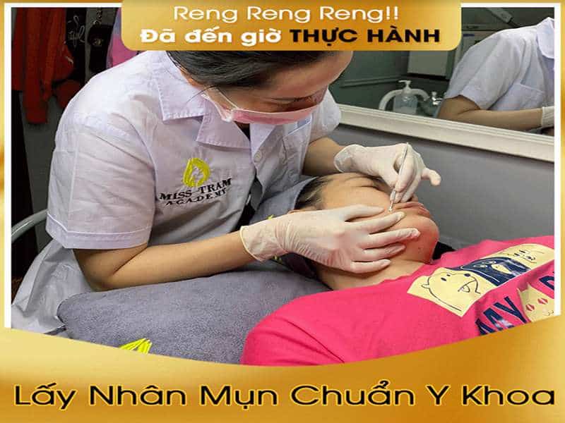 Thực Hành Các Kỹ Thuật Chăm Sóc Da