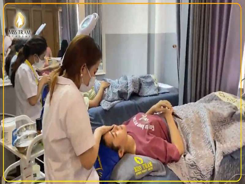Làm Mới Kỹ Năng Phi Kim Với Khóa Học Thực Hành