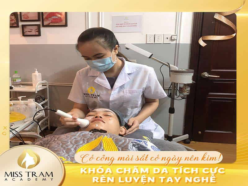 Chăm Thực Hành Và Rèn Luyện Tay Nghề Chăm Da