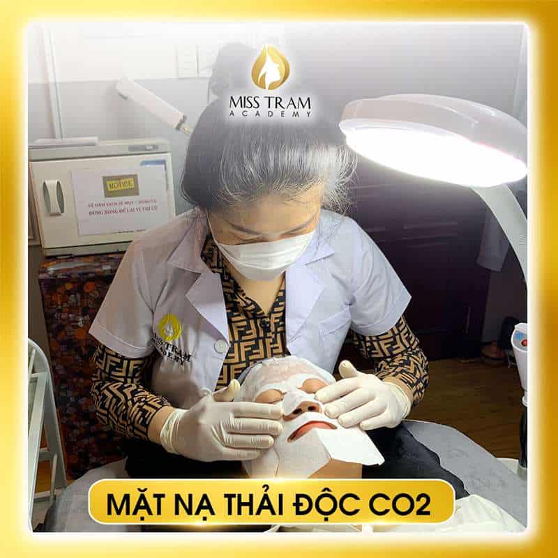 Thực hành các kỹ năng chăm sóc da cơ bản